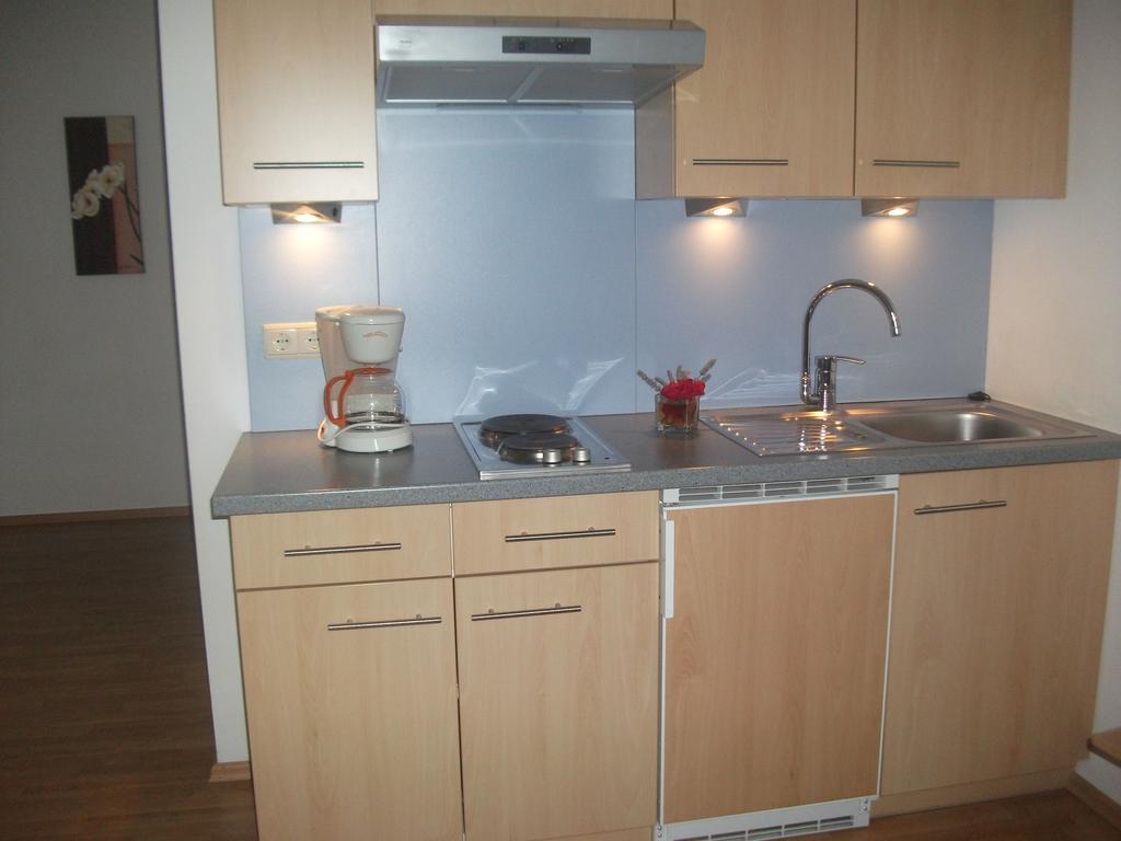 Steinerhof Apartment Dobbiaco Phòng bức ảnh