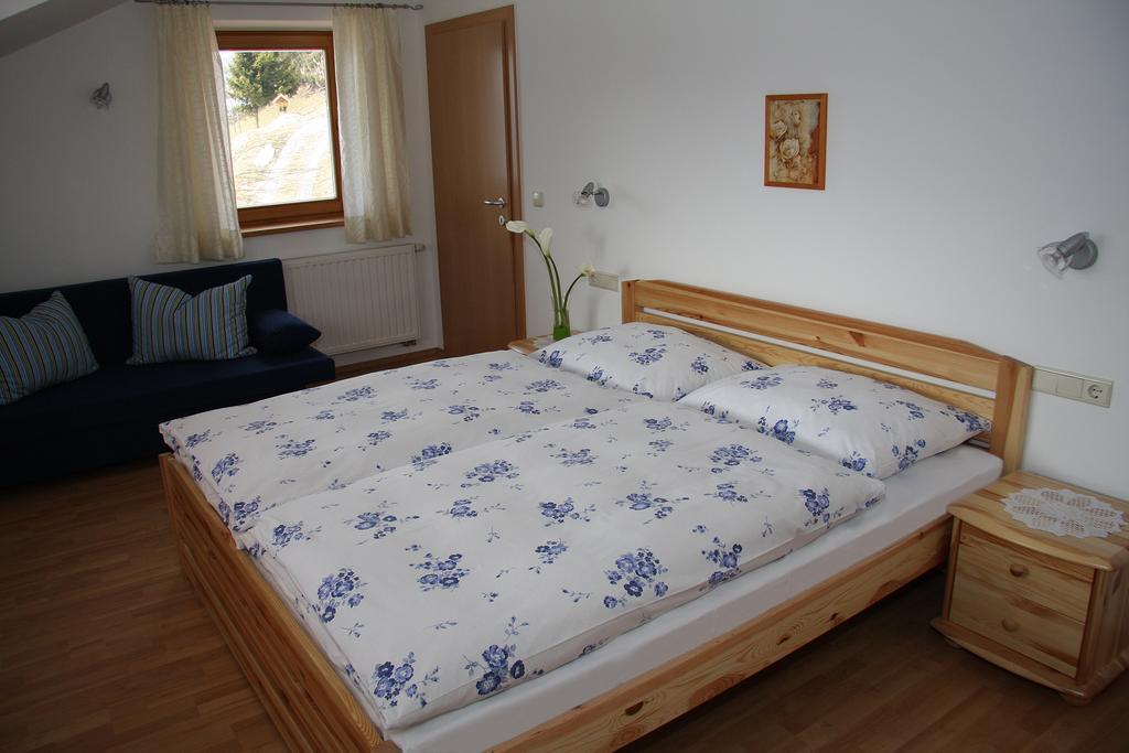 Steinerhof Apartment Dobbiaco Phòng bức ảnh